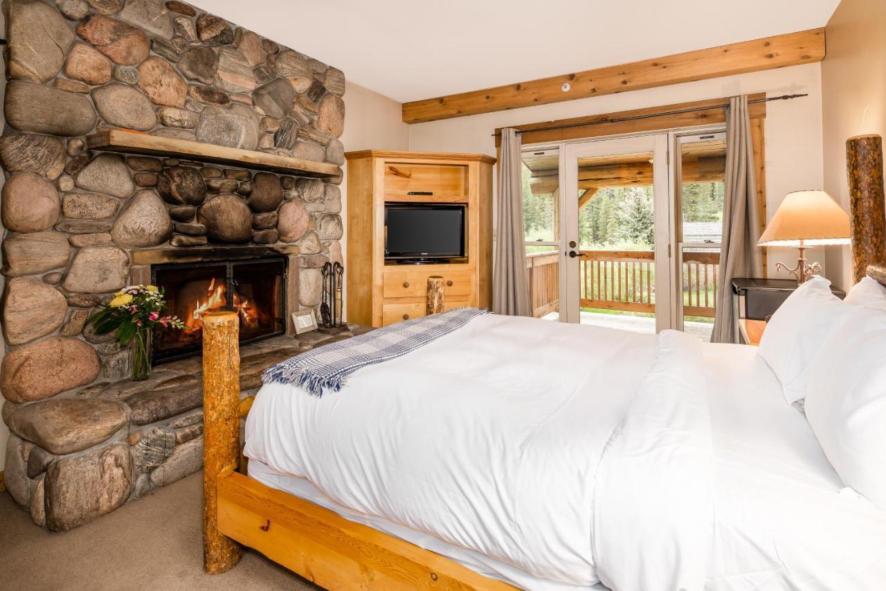 Lodge Rainbow Ranch Big Sky